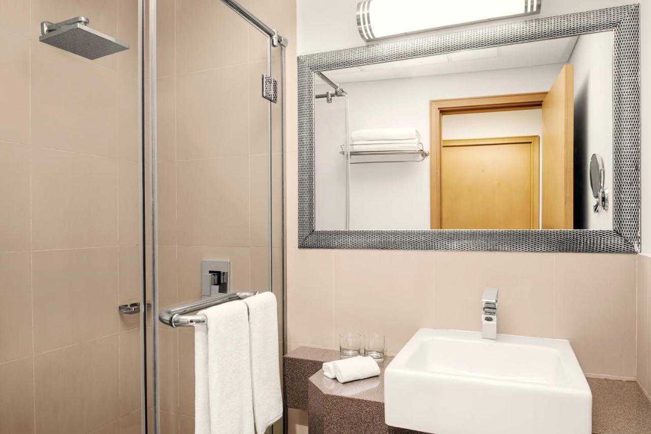 Adagio Premium Dubai Al Barsha Aparthotel Bagian luar foto